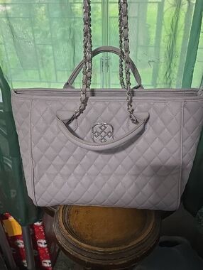 Daisy Fuentes Quilted Light Gray Tote Bag with Chain Handles
